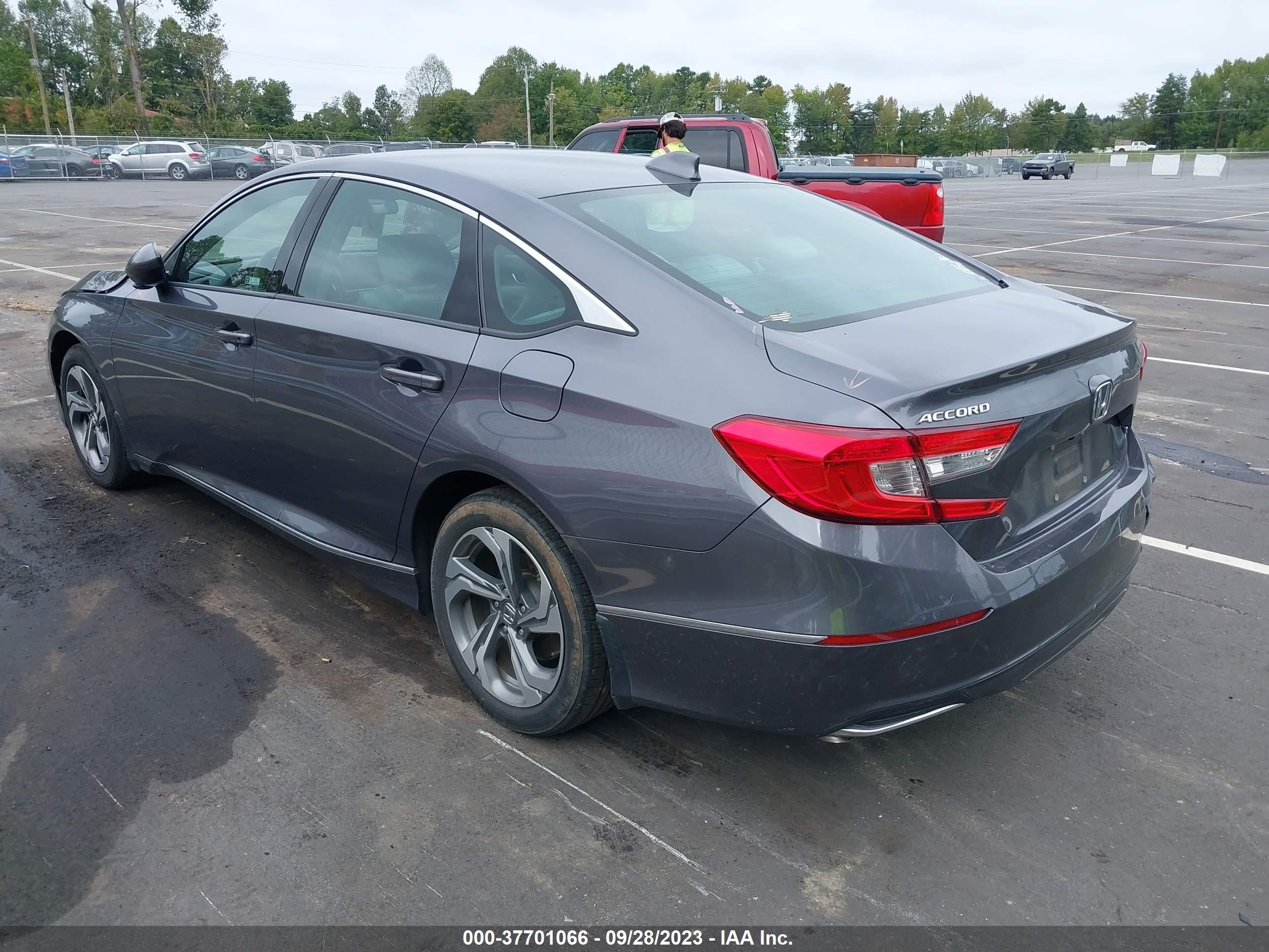 Photo 2 VIN: 1HGCV1F49LA026501 - HONDA ACCORD 