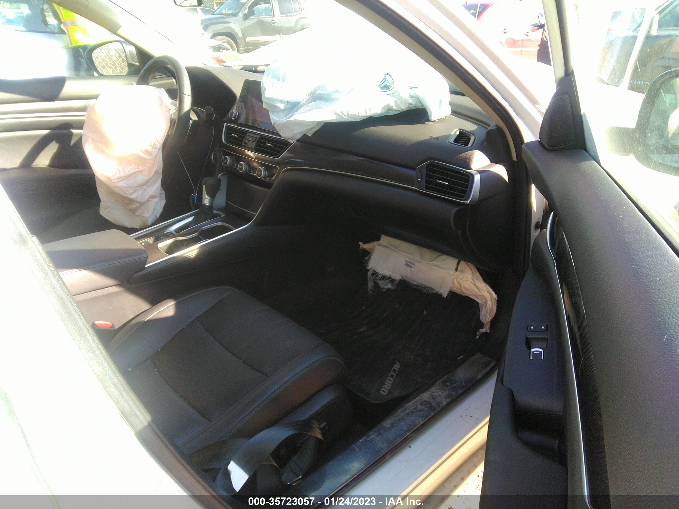 Photo 4 VIN: 1HGCV1F49MA007125 - HONDA ACCORD 