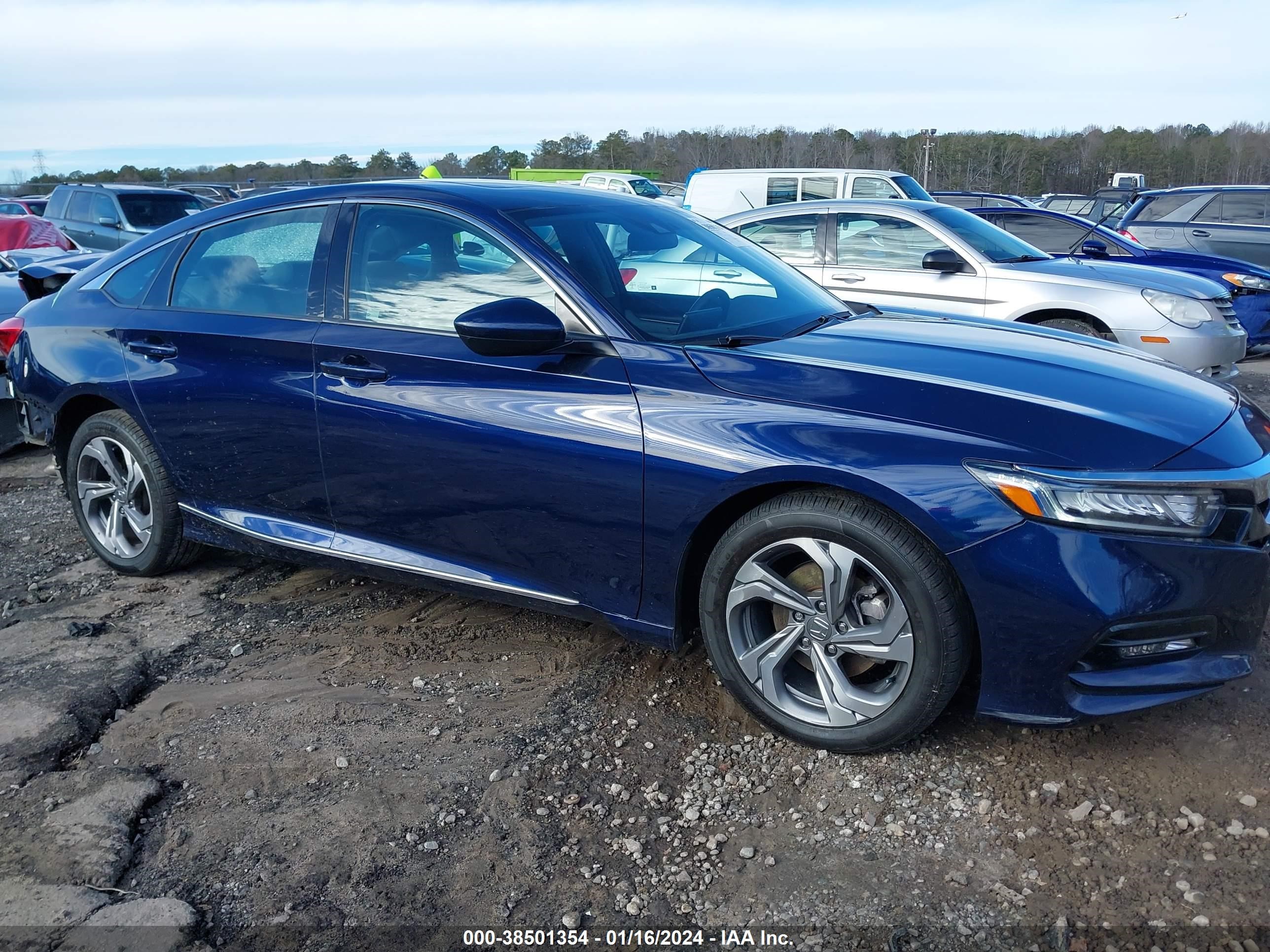 Photo 12 VIN: 1HGCV1F4XJA044308 - HONDA ACCORD 