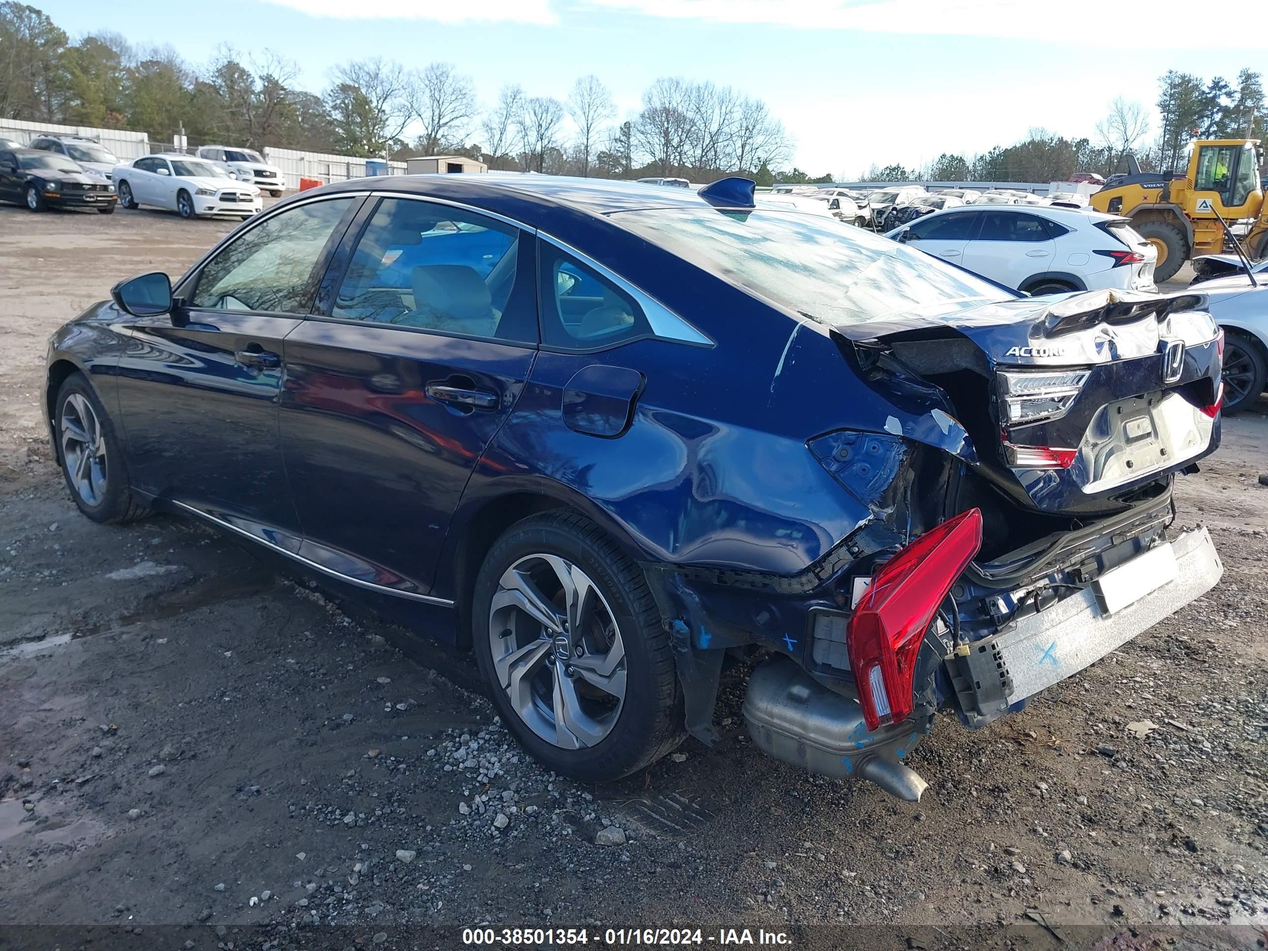 Photo 2 VIN: 1HGCV1F4XJA044308 - HONDA ACCORD 