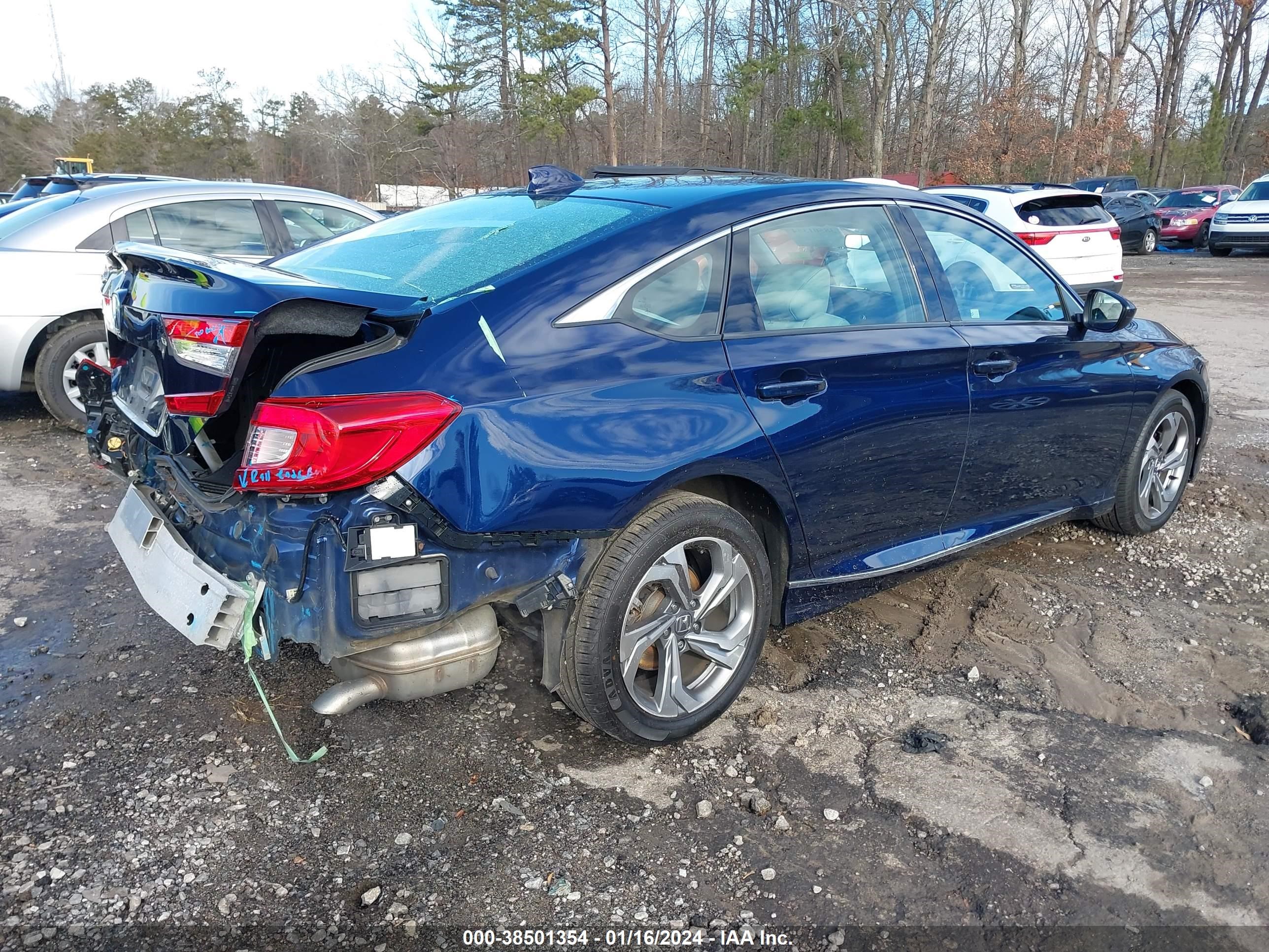 Photo 3 VIN: 1HGCV1F4XJA044308 - HONDA ACCORD 