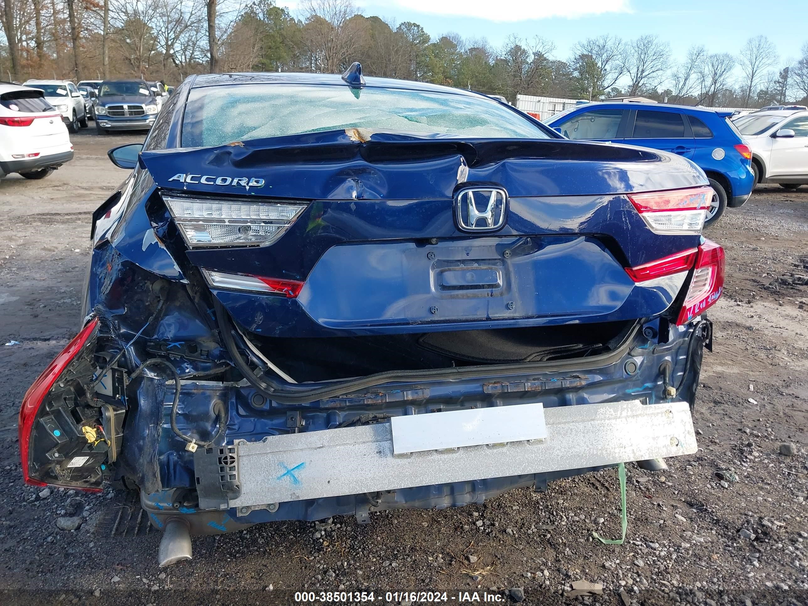 Photo 5 VIN: 1HGCV1F4XJA044308 - HONDA ACCORD 