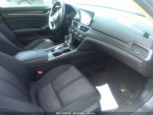 Photo 4 VIN: 1HGCV1F4XJA053946 - HONDA ACCORD SEDAN 