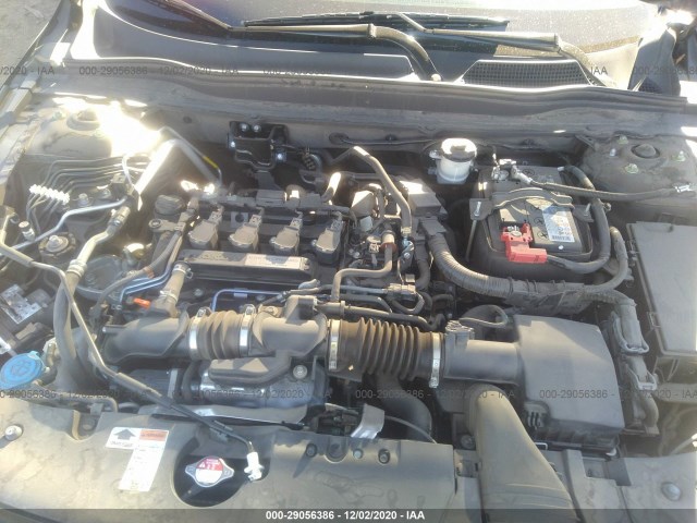 Photo 9 VIN: 1HGCV1F4XJA058676 - HONDA ACCORD SEDAN 