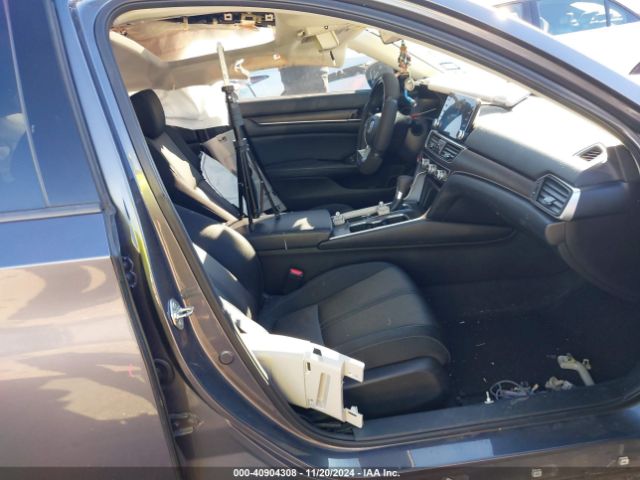 Photo 4 VIN: 1HGCV1F4XJA087417 - HONDA ACCORD 