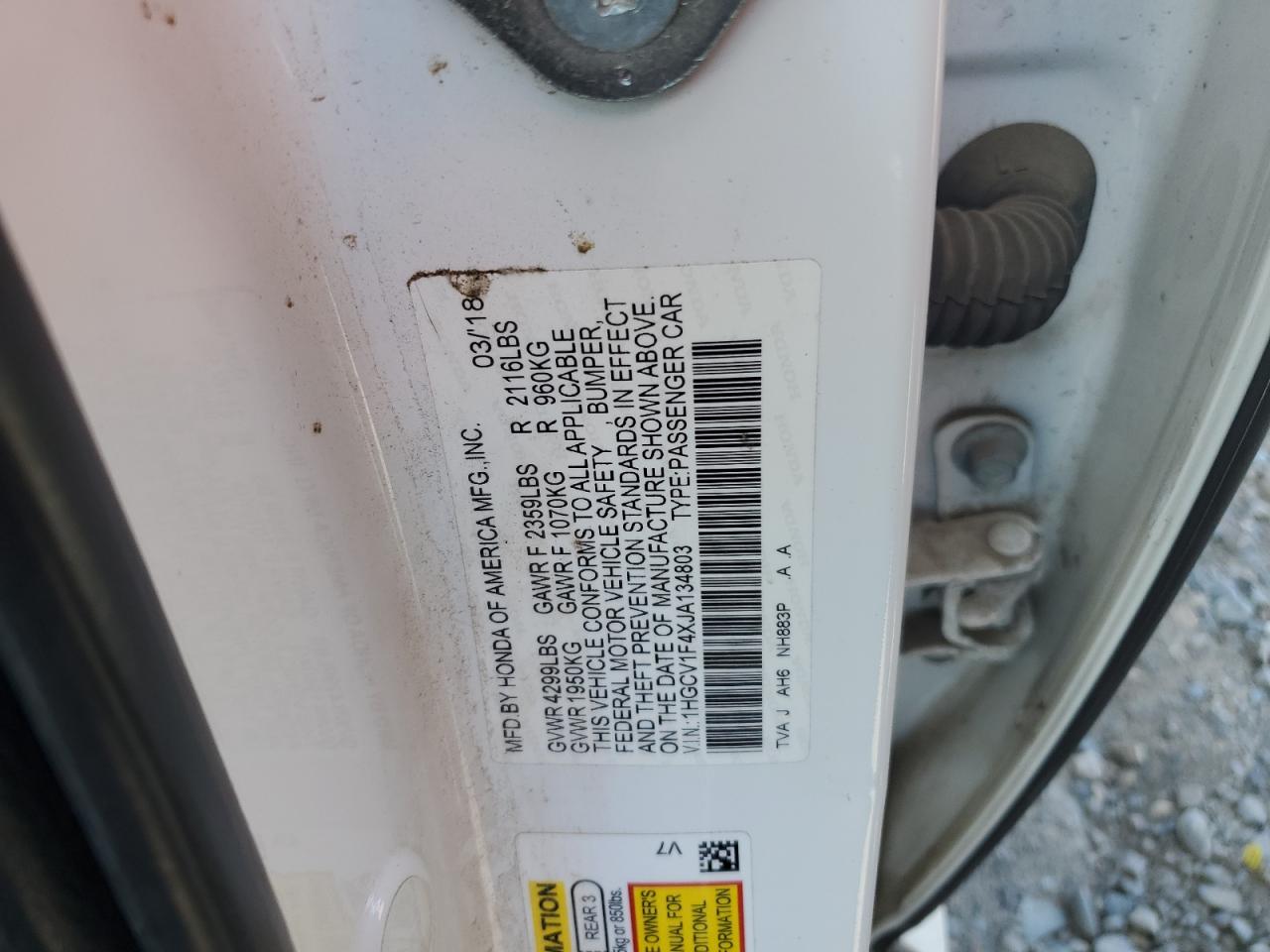 Photo 11 VIN: 1HGCV1F4XJA134803 - HONDA ACCORD 