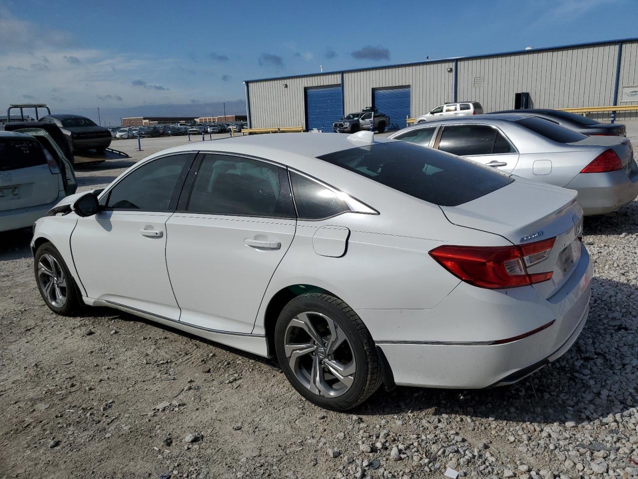 Photo 1 VIN: 1HGCV1F4XJA144277 - HONDA ACCORD 