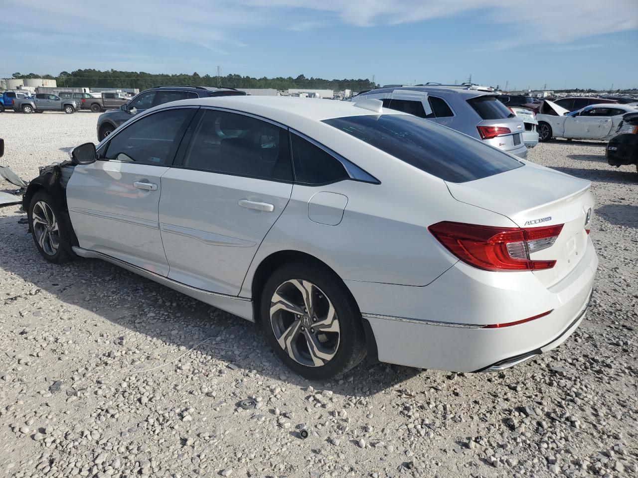 Photo 1 VIN: 1HGCV1F4XJA156235 - HONDA ACCORD 