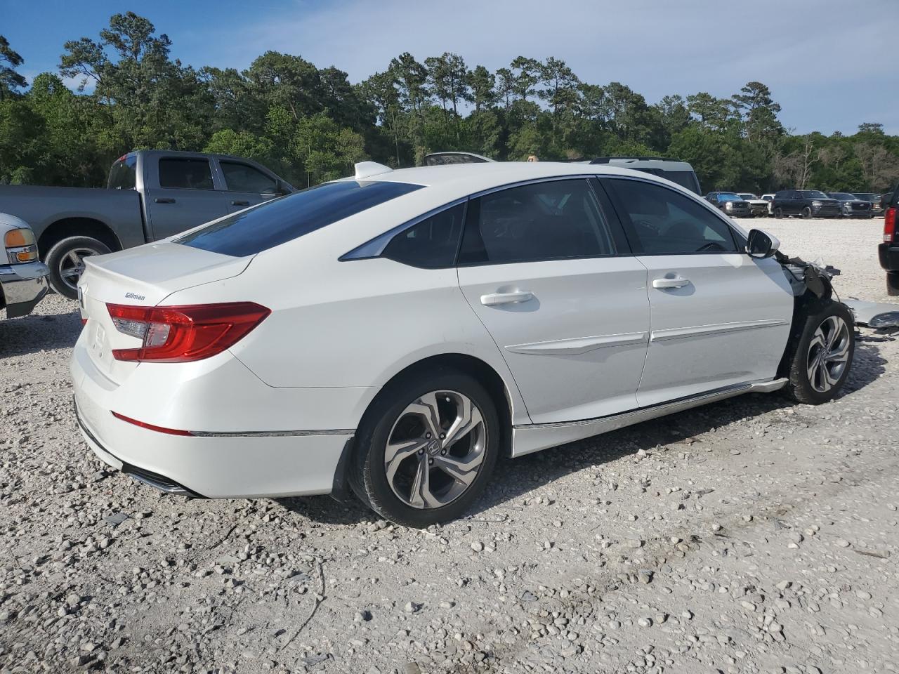 Photo 2 VIN: 1HGCV1F4XJA156235 - HONDA ACCORD 