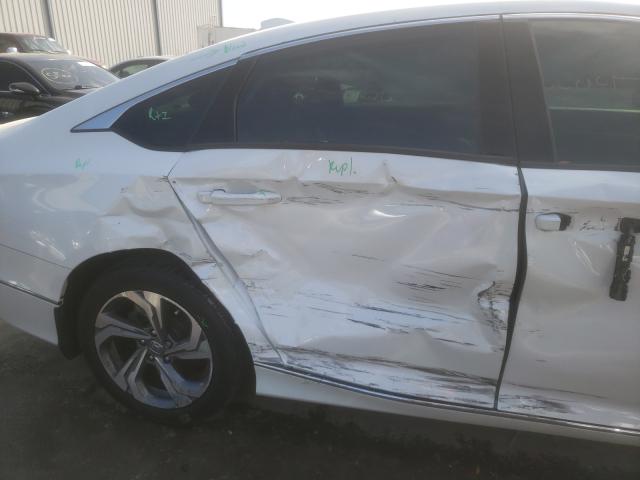 Photo 8 VIN: 1HGCV1F4XJA231726 - HONDA ACCORD EX 