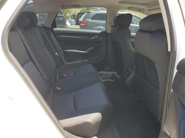 Photo 9 VIN: 1HGCV1F4XJA231774 - HONDA ACCORD 