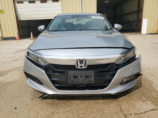 Photo 4 VIN: 1HGCV1F4XKA097270 - HONDA ACCORD 