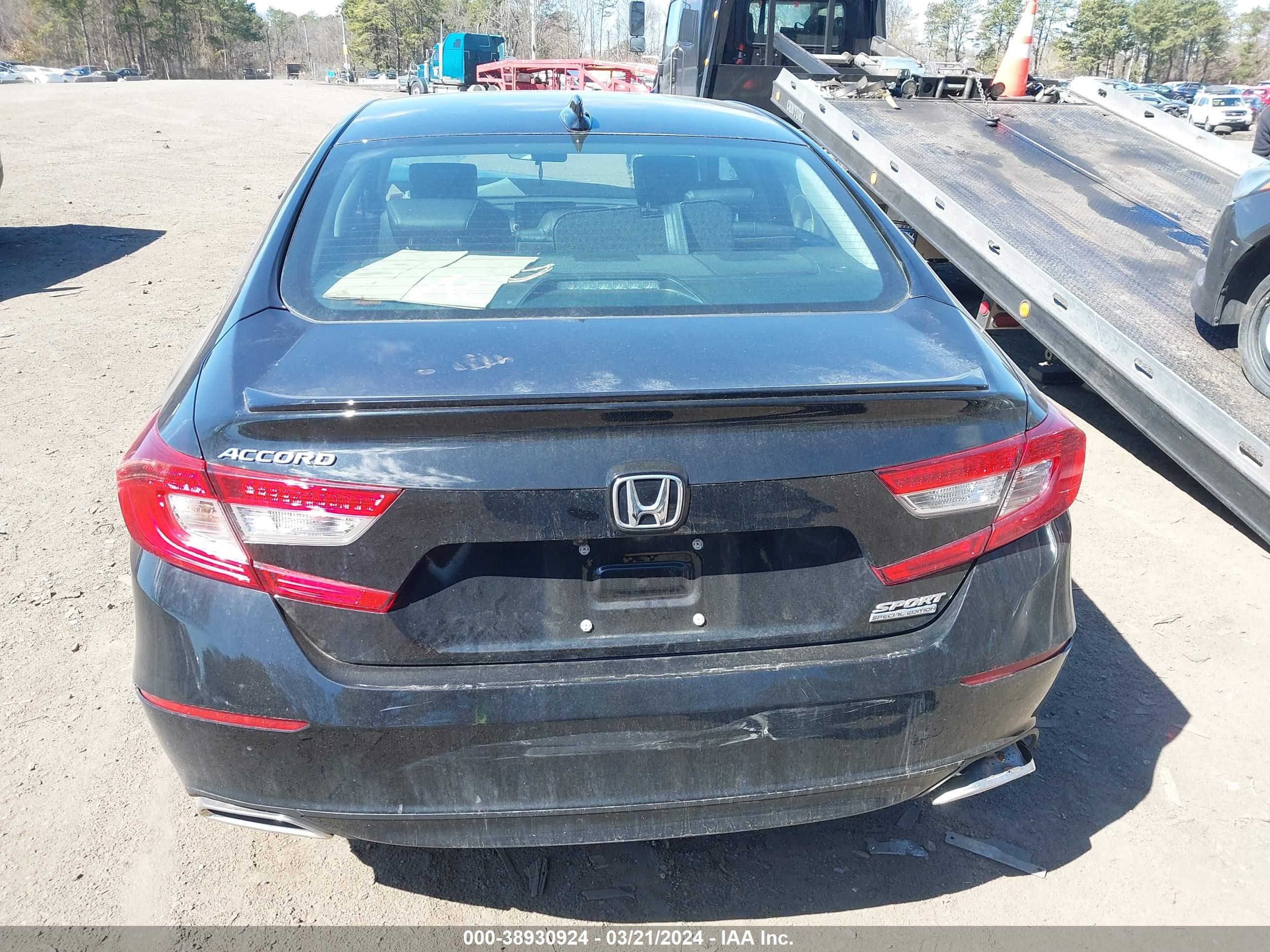 Photo 15 VIN: 1HGCV1F4XMA118928 - HONDA ACCORD 