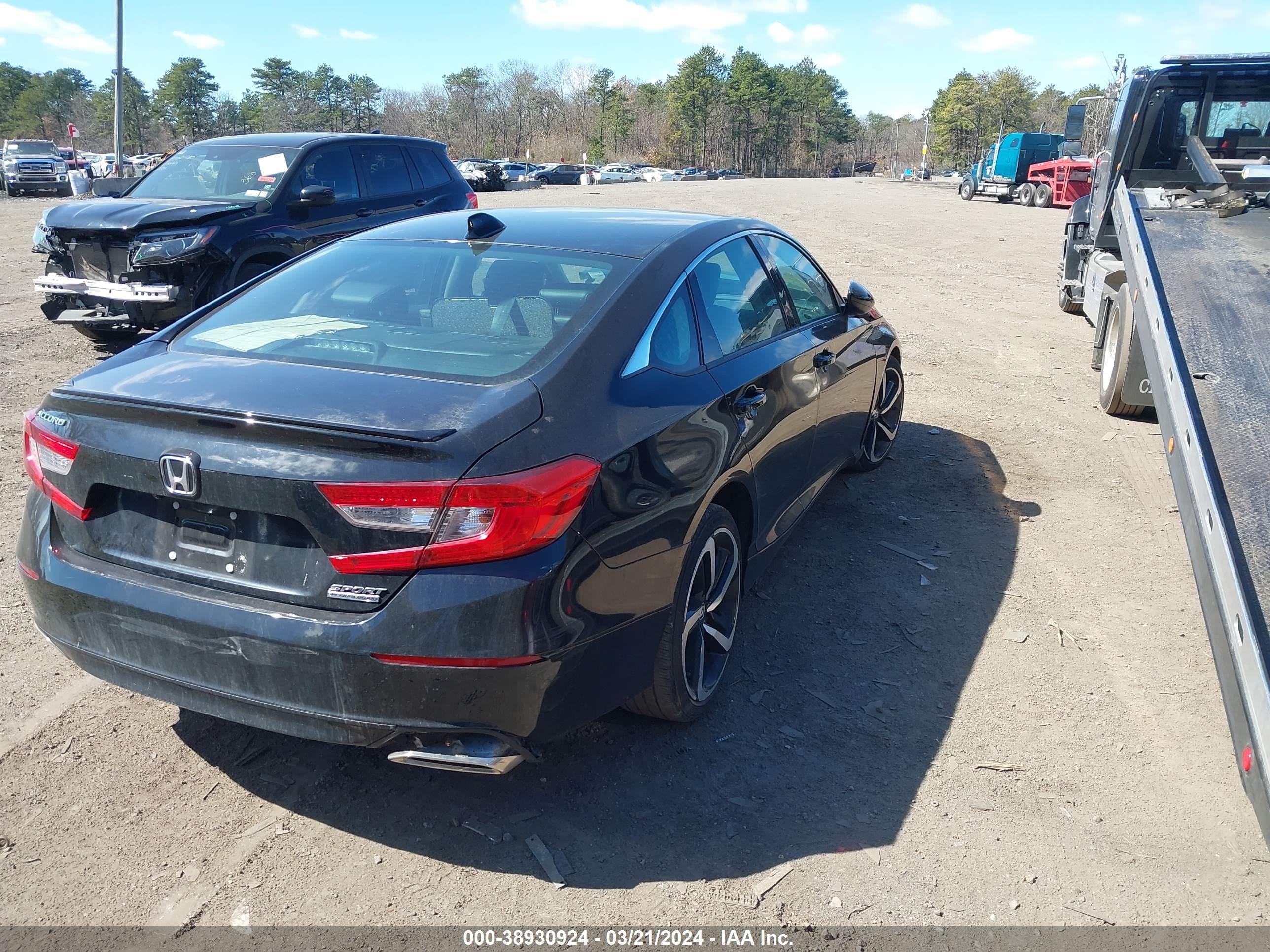 Photo 3 VIN: 1HGCV1F4XMA118928 - HONDA ACCORD 