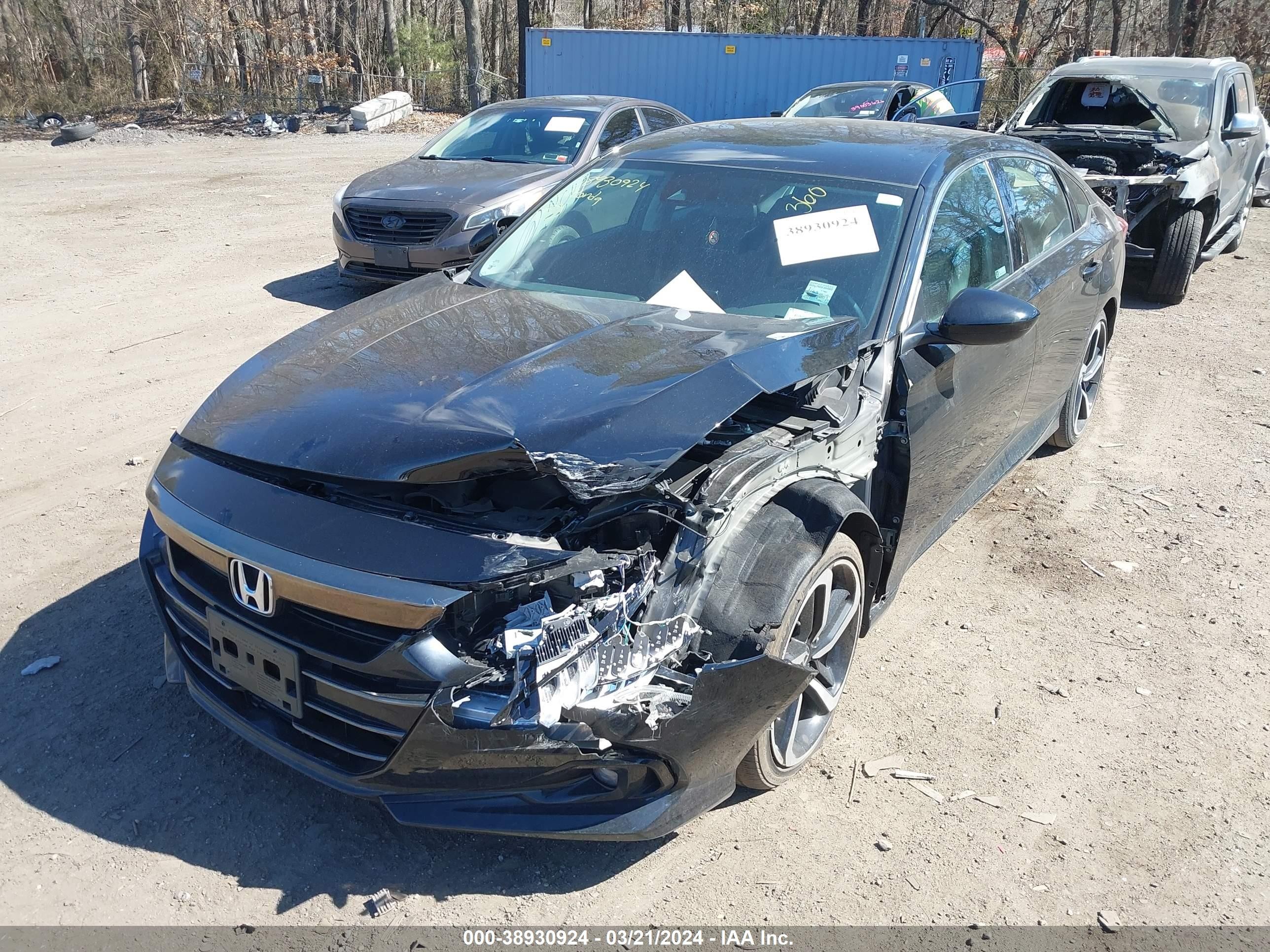 Photo 5 VIN: 1HGCV1F4XMA118928 - HONDA ACCORD 