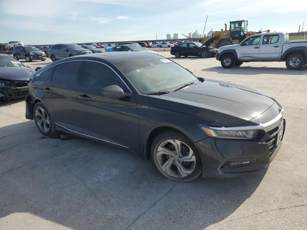 Photo 3 VIN: 1HGCV1F50JA220565 - HONDA ACCORD 