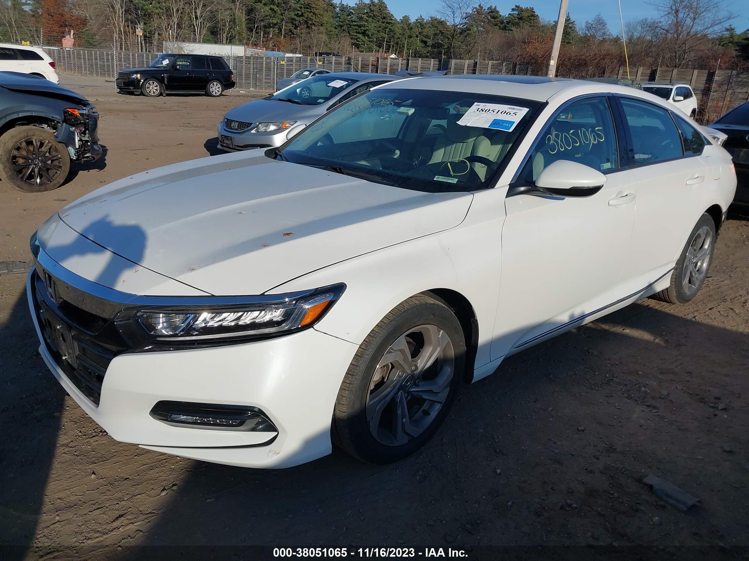 Photo 13 VIN: 1HGCV1F50KA007018 - HONDA ACCORD 