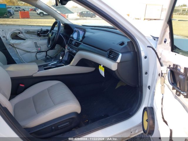 Photo 4 VIN: 1HGCV1F50LA028937 - HONDA ACCORD 