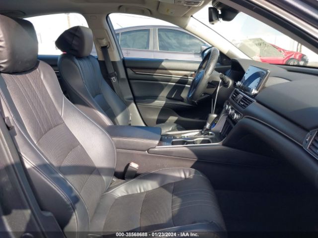 Photo 4 VIN: 1HGCV1F51JA101858 - HONDA ACCORD 