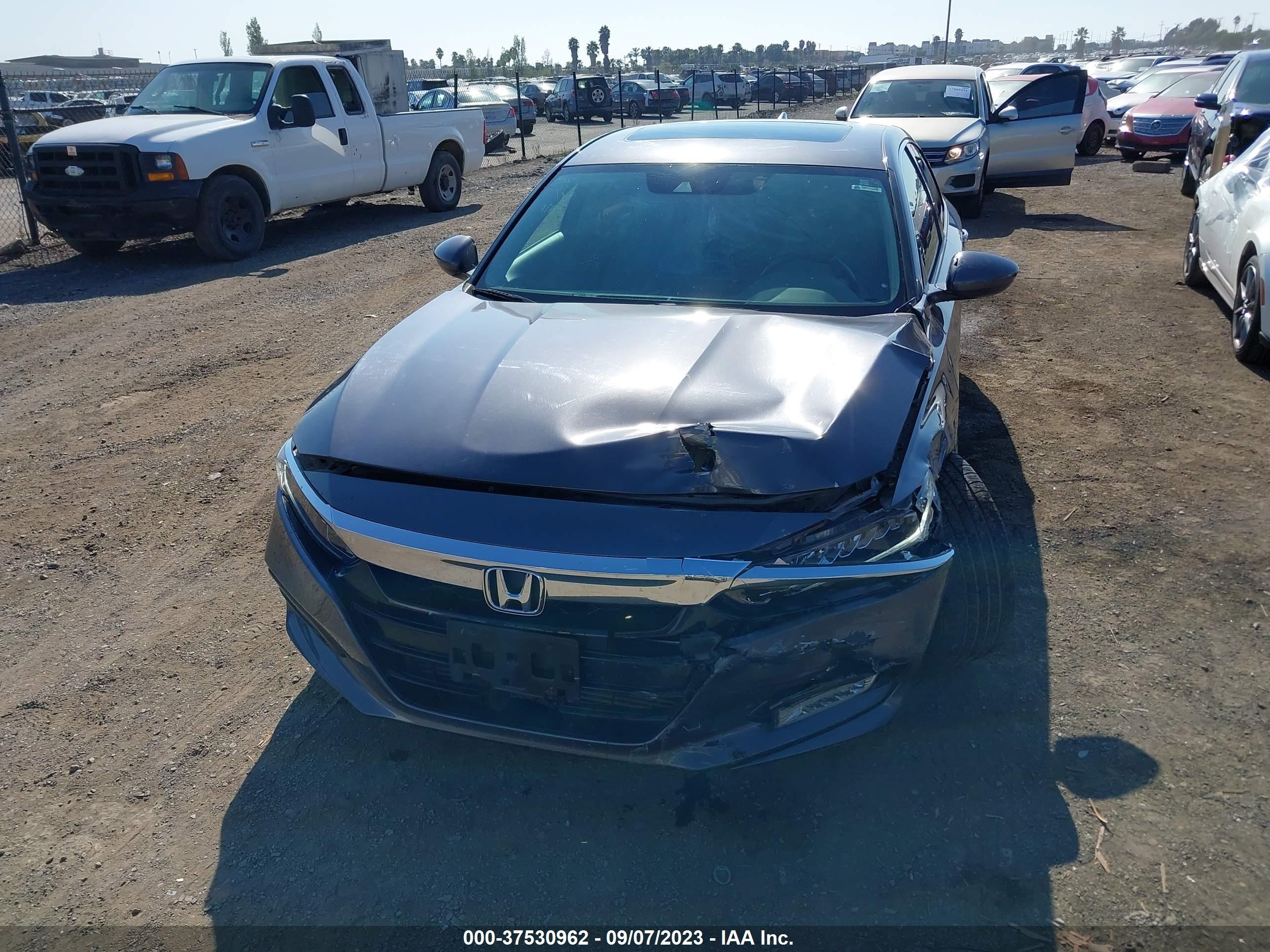 Photo 11 VIN: 1HGCV1F51JA153071 - HONDA ACCORD 