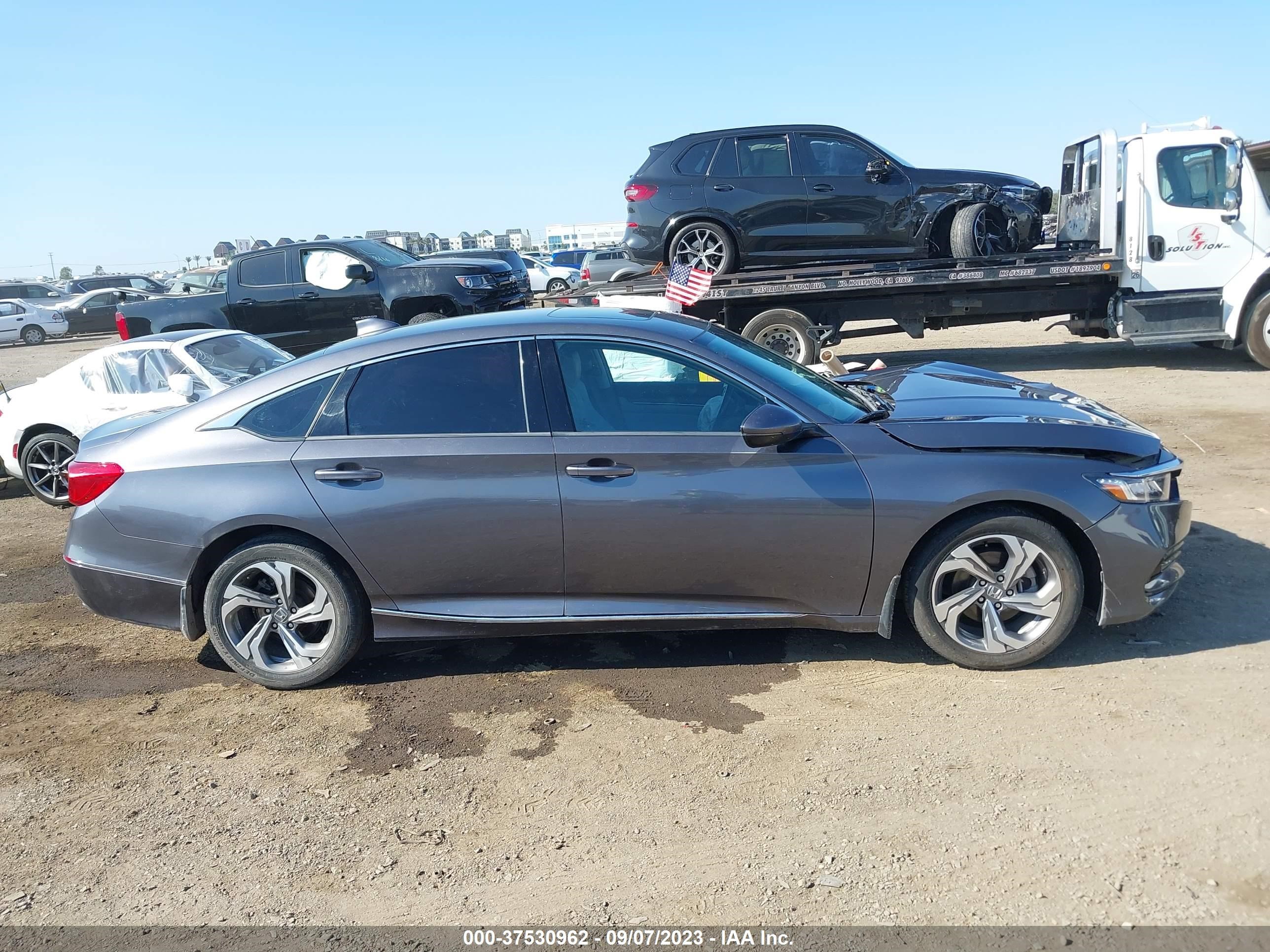 Photo 12 VIN: 1HGCV1F51JA153071 - HONDA ACCORD 