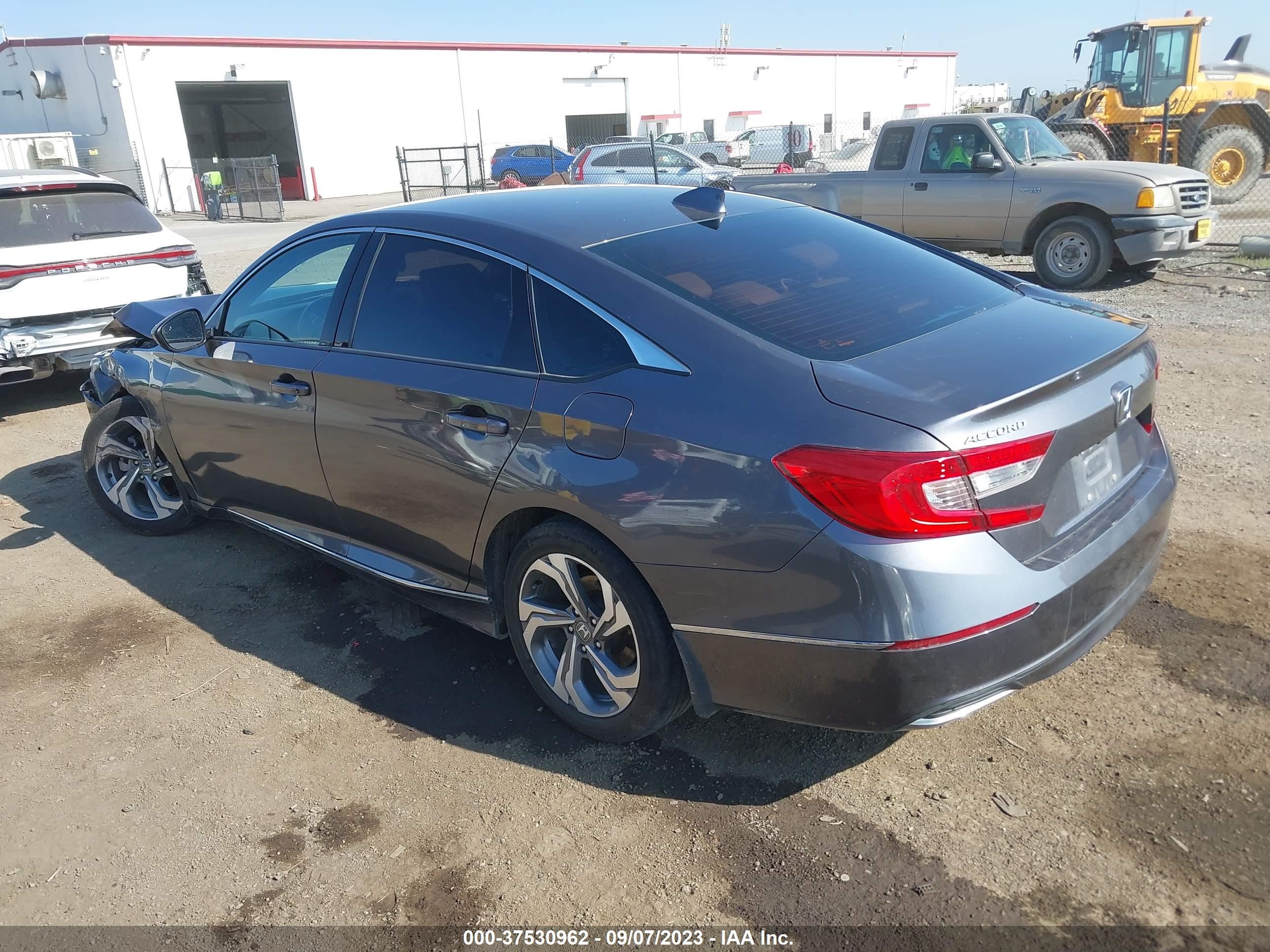 Photo 2 VIN: 1HGCV1F51JA153071 - HONDA ACCORD 