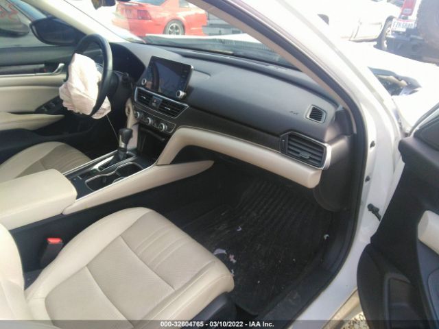 Photo 4 VIN: 1HGCV1F51LA090900 - HONDA ACCORD SEDAN 