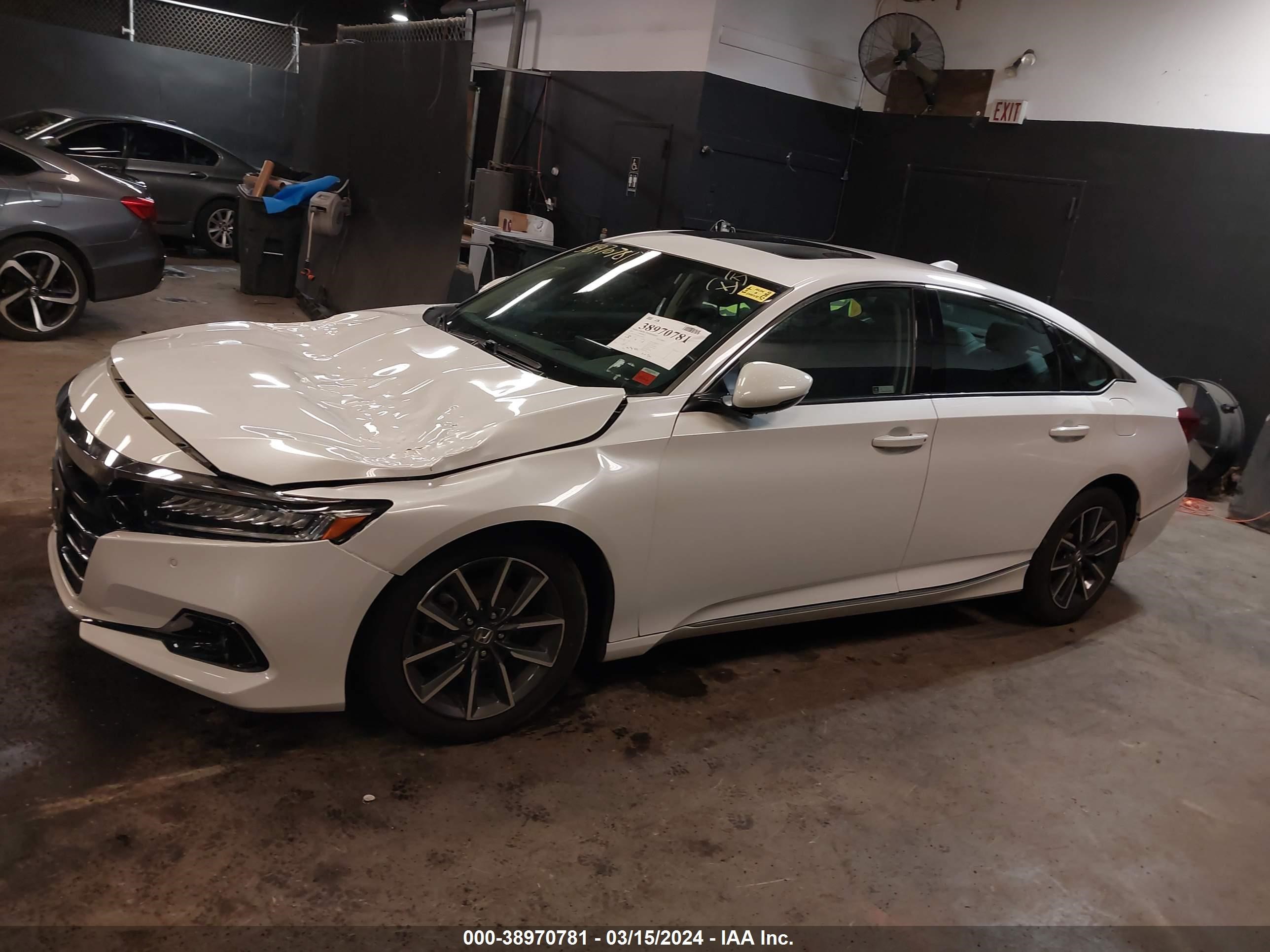 Photo 13 VIN: 1HGCV1F51MA108393 - HONDA ACCORD 