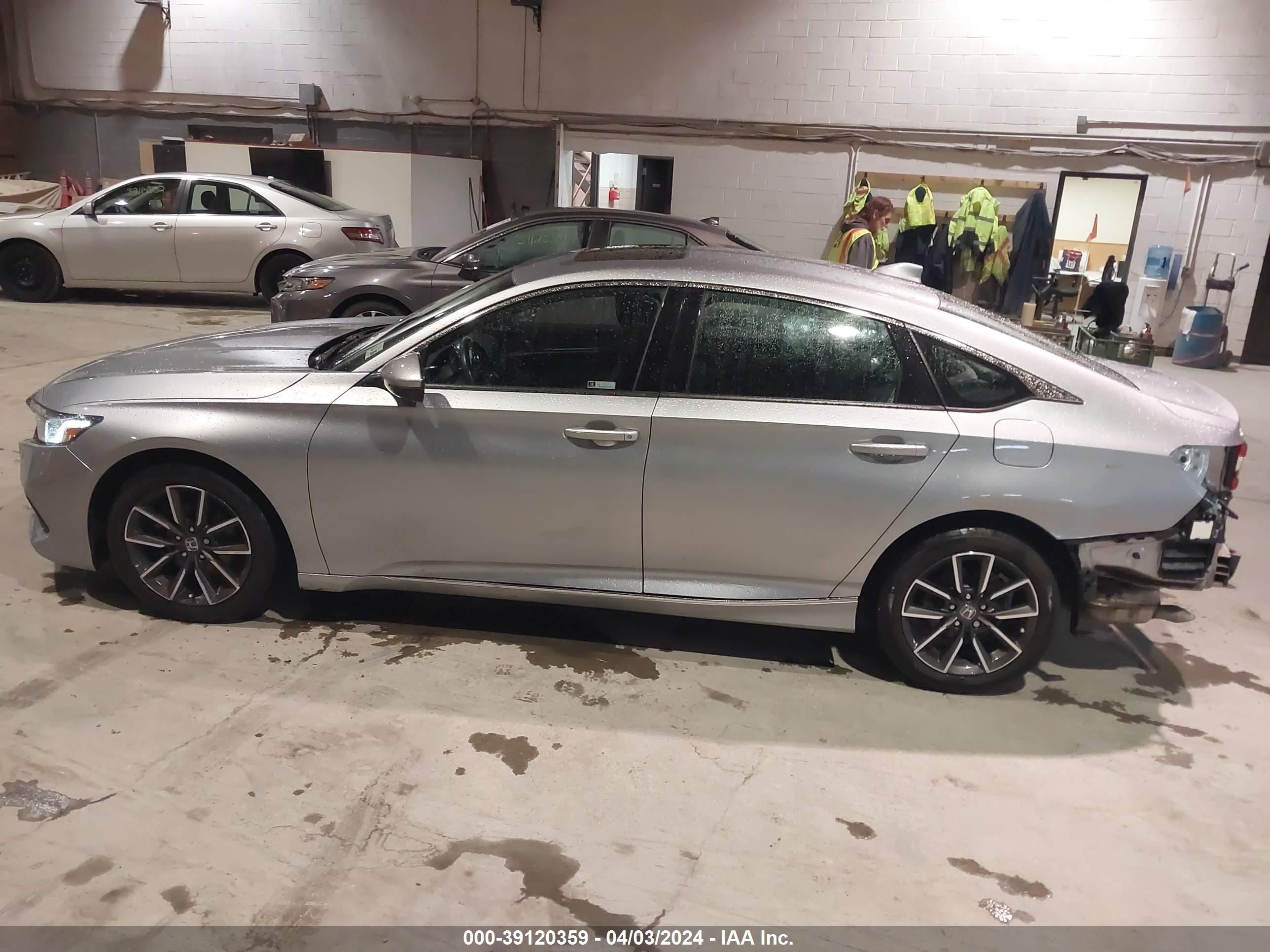 Photo 13 VIN: 1HGCV1F51MA124867 - HONDA ACCORD 