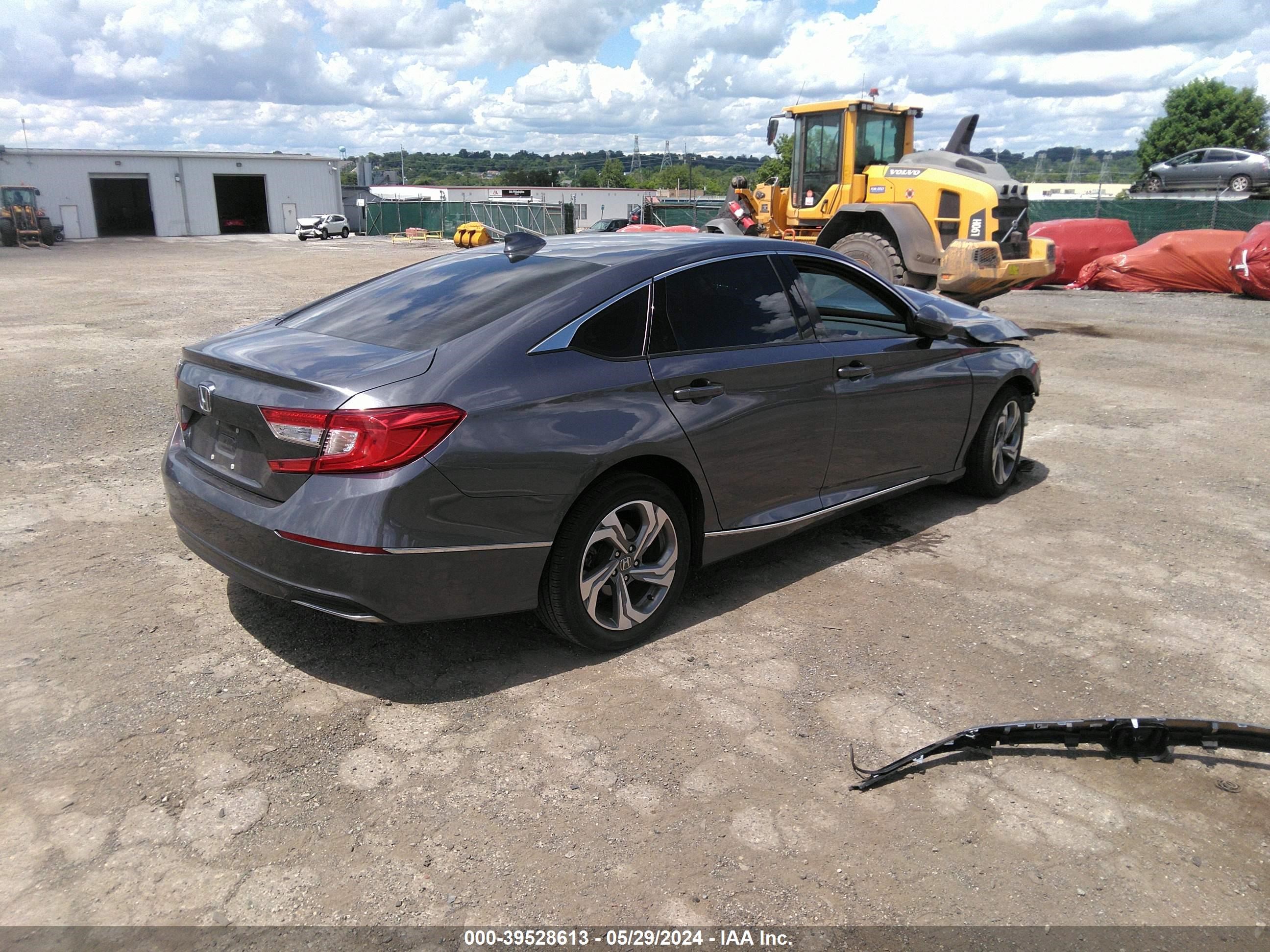 Photo 3 VIN: 1HGCV1F52LA104223 - HONDA ACCORD 