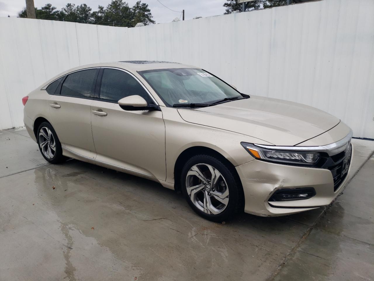 Photo 3 VIN: 1HGCV1F53JA047169 - HONDA ACCORD 