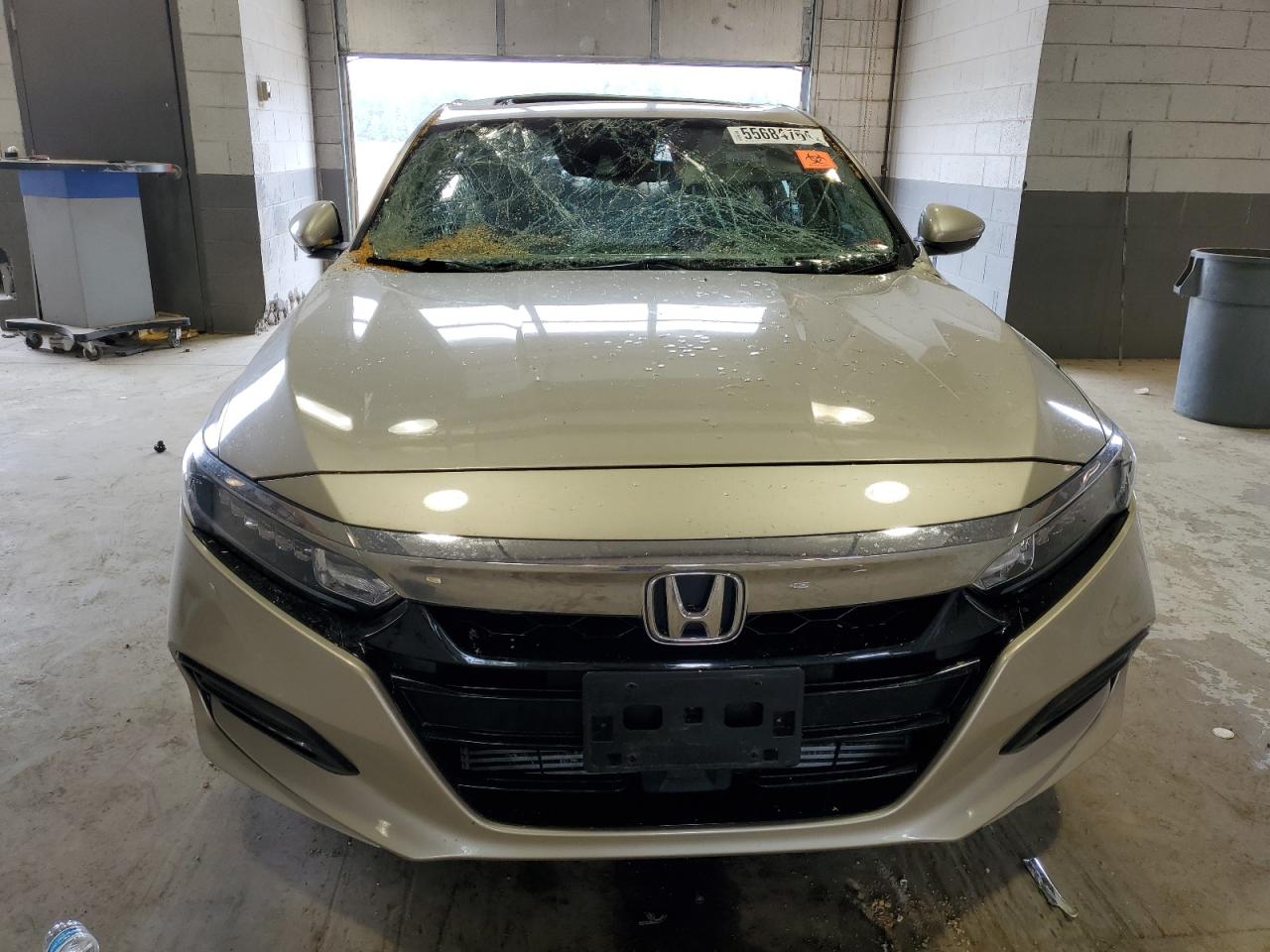 Photo 4 VIN: 1HGCV1F53KA110210 - HONDA ACCORD 