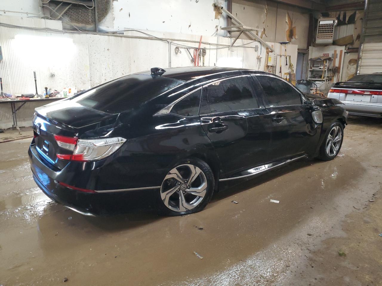 Photo 2 VIN: 1HGCV1F55JA220626 - HONDA ACCORD 