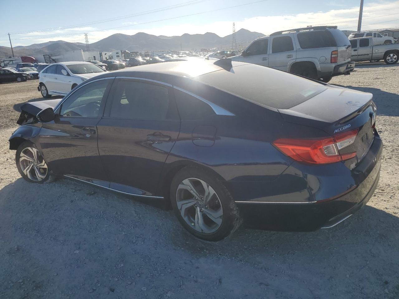 Photo 1 VIN: 1HGCV1F56JA037736 - HONDA ACCORD 