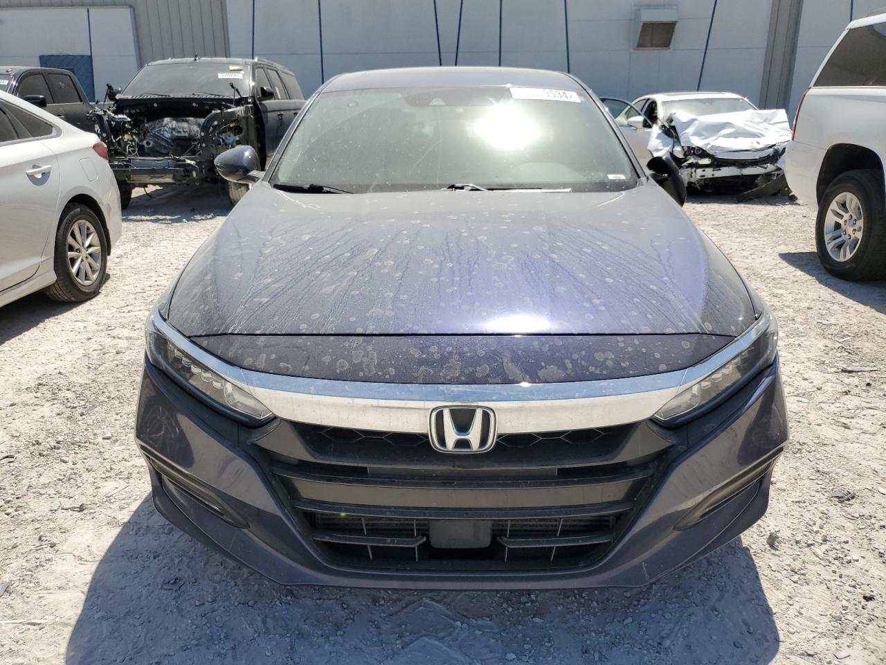 Photo 4 VIN: 1HGCV1F56JA213667 - HONDA ACCORD 