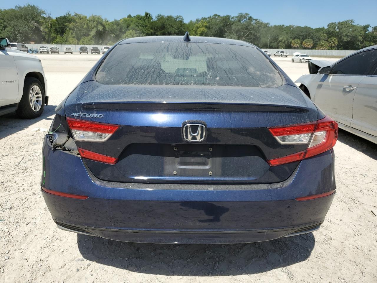 Photo 5 VIN: 1HGCV1F56JA213667 - HONDA ACCORD 