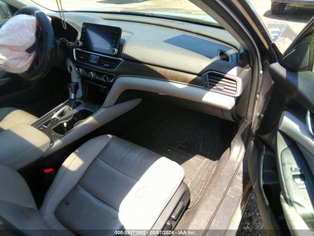 Photo 4 VIN: 1HGCV1F56KA165816 - HONDA ACCORD 