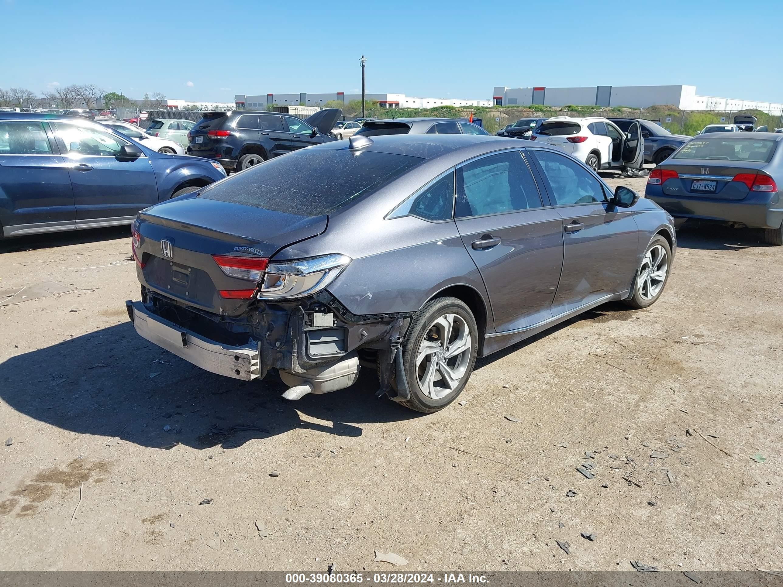 Photo 3 VIN: 1HGCV1F57JA110628 - HONDA ACCORD 