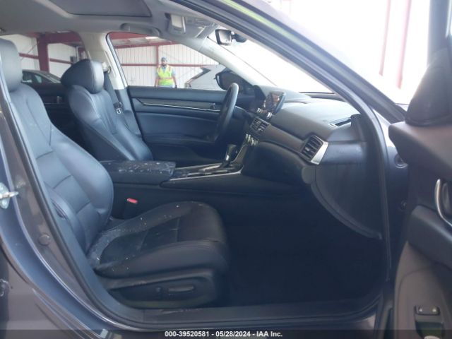 Photo 4 VIN: 1HGCV1F58JA090809 - HONDA ACCORD 