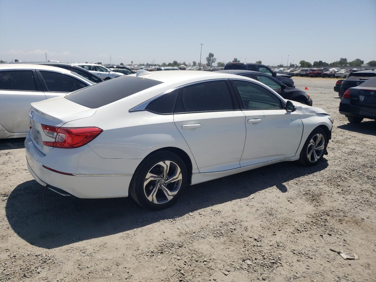 Photo 2 VIN: 1HGCV1F58JA172989 - HONDA ACCORD 