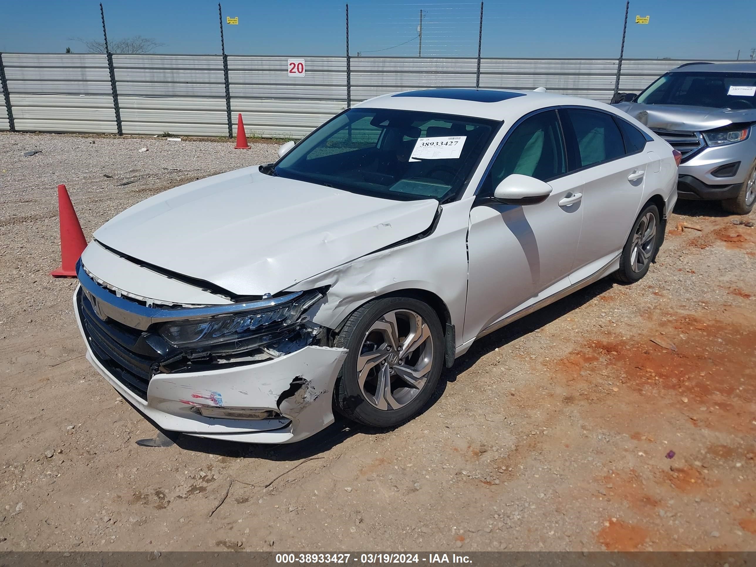 Photo 1 VIN: 1HGCV1F58JA202069 - HONDA ACCORD 