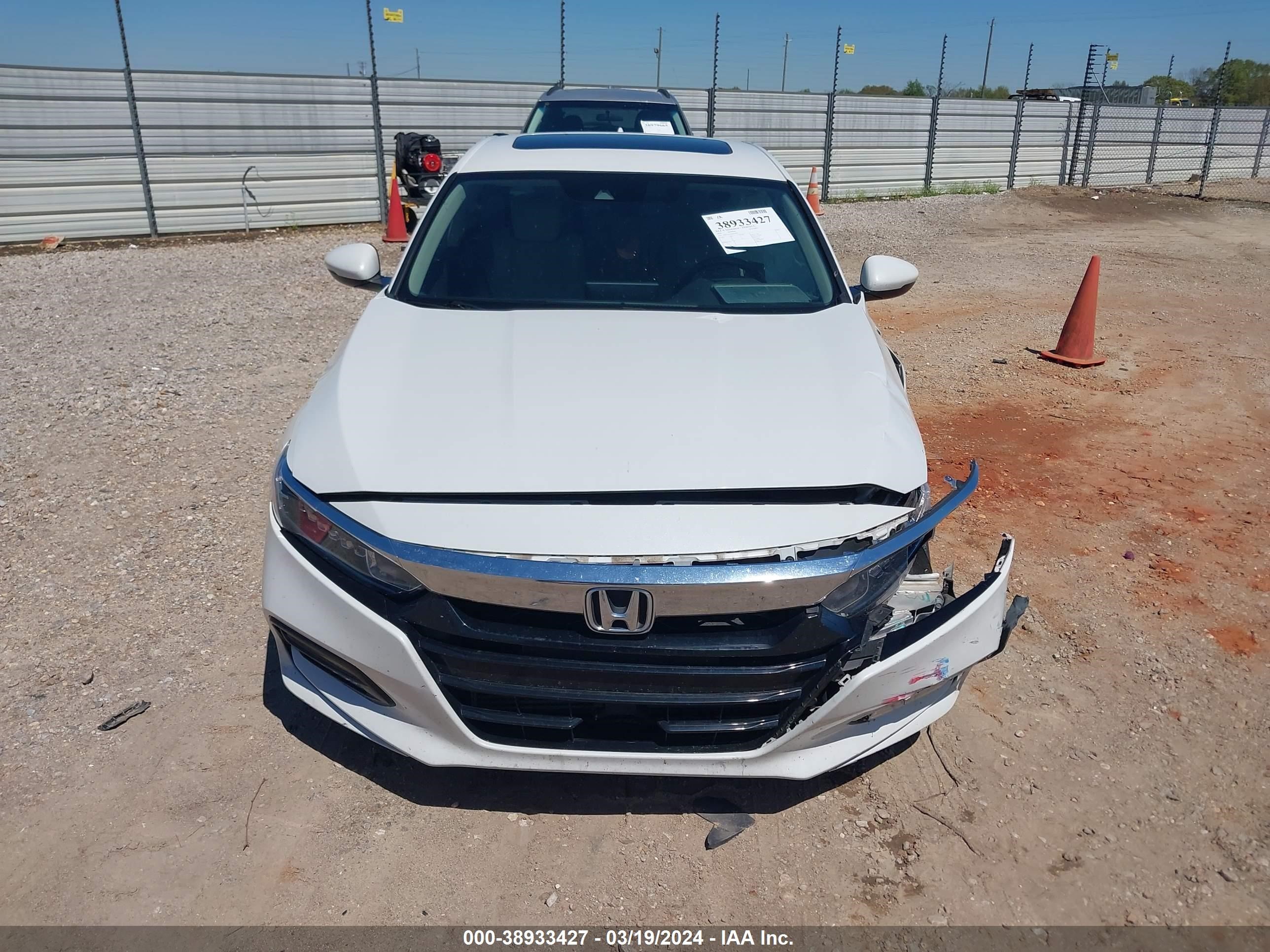 Photo 11 VIN: 1HGCV1F58JA202069 - HONDA ACCORD 