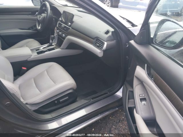 Photo 4 VIN: 1HGCV1F58KA098104 - HONDA ACCORD 