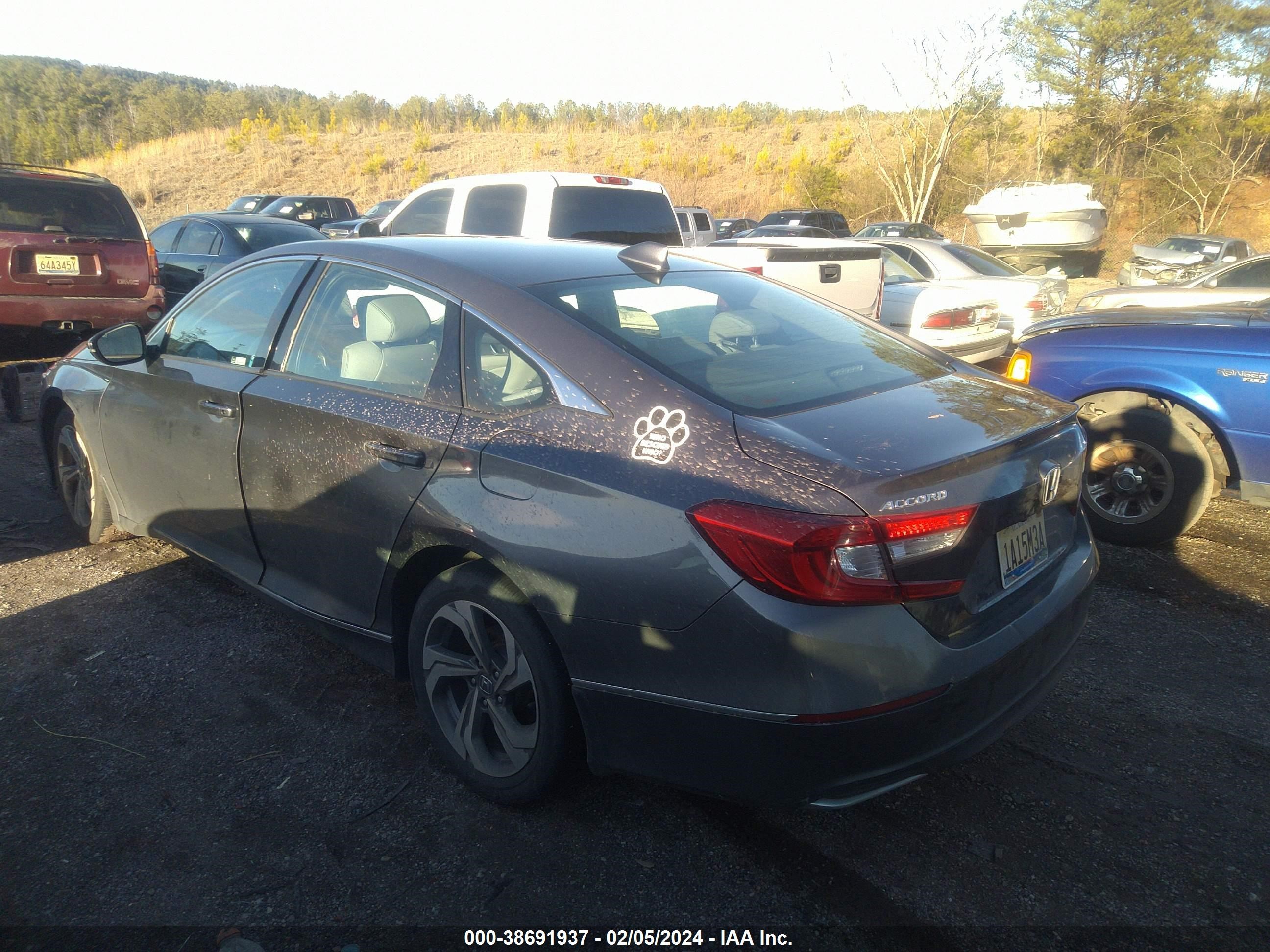 Photo 2 VIN: 1HGCV1F58LA097648 - HONDA ACCORD 