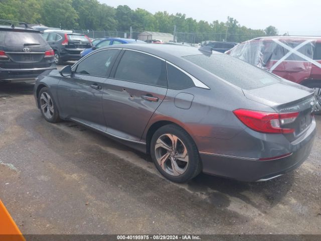 Photo 2 VIN: 1HGCV1F5XJA012256 - HONDA ACCORD 