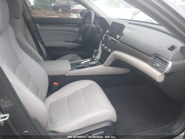 Photo 4 VIN: 1HGCV1F5XJA012256 - HONDA ACCORD 