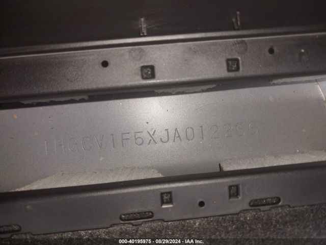 Photo 8 VIN: 1HGCV1F5XJA012256 - HONDA ACCORD 