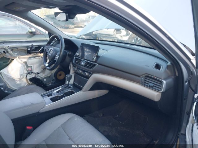 Photo 4 VIN: 1HGCV1F5XJA217141 - HONDA ACCORD 