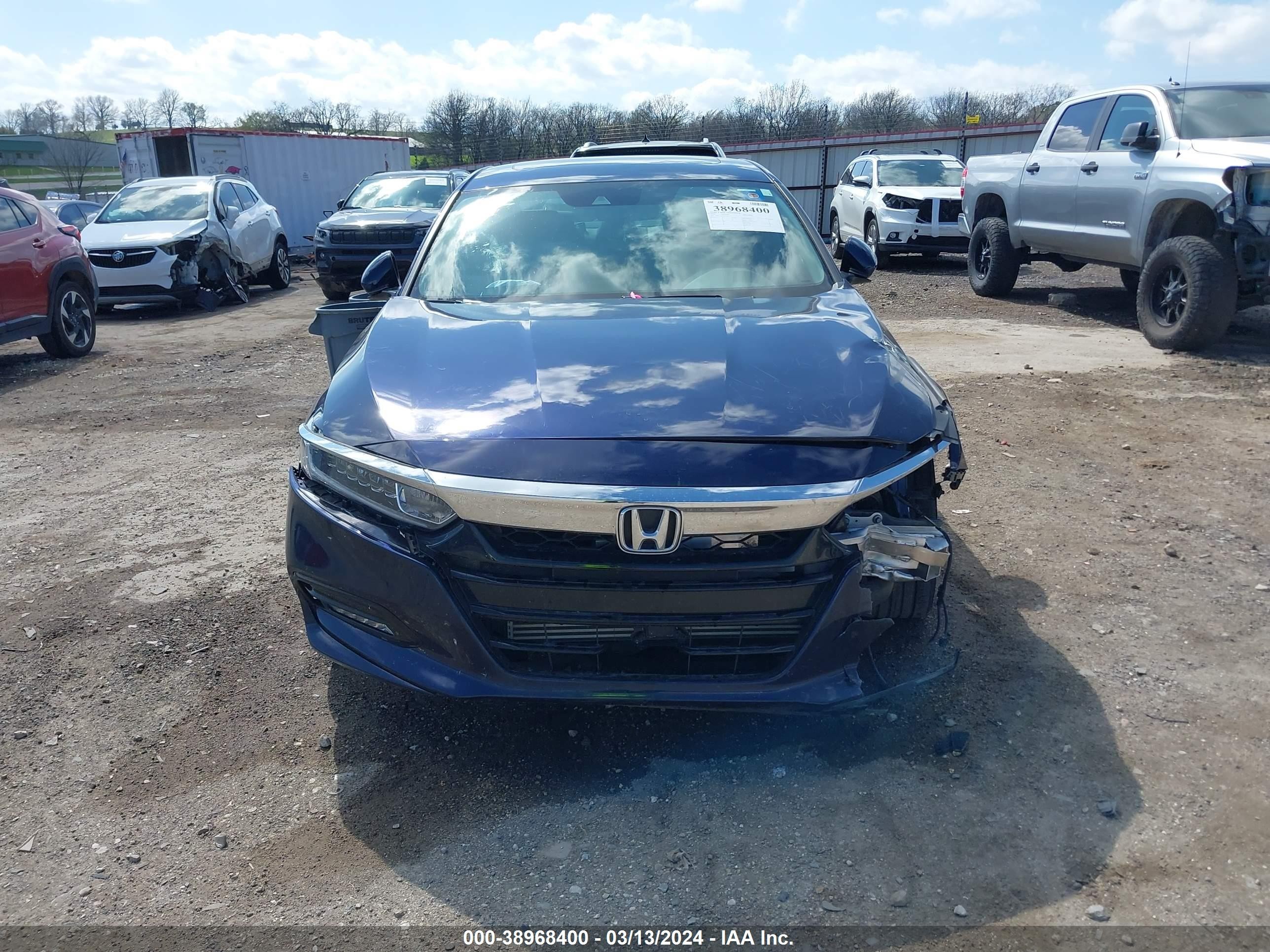 Photo 12 VIN: 1HGCV1F5XKA006233 - HONDA ACCORD 