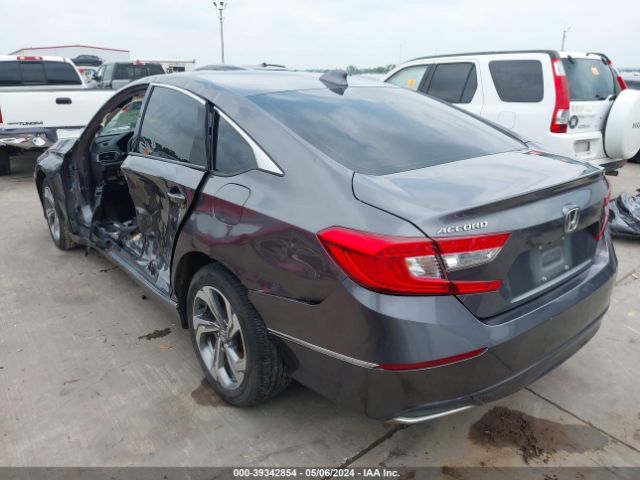 Photo 2 VIN: 1HGCV1F60JA097617 - HONDA ACCORD 